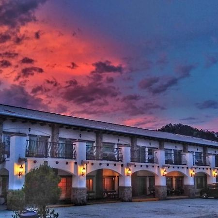 Hotel Quinta Mision Креел Екстериор снимка